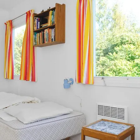 Дом отдыха Beach Front Home In Slagelse With Wifi *